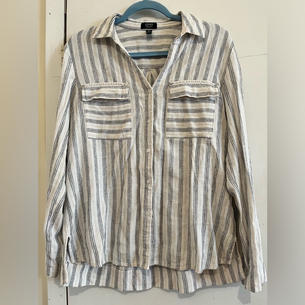Jones New York White/Blue Button Down